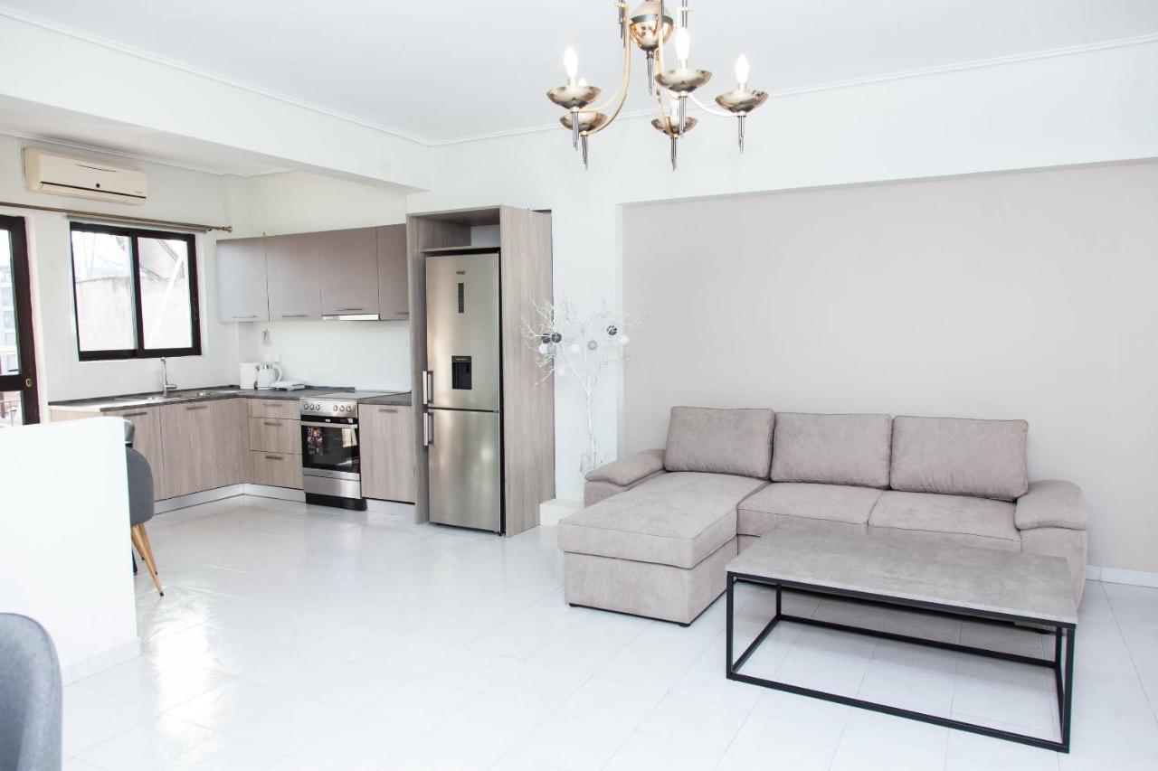 Modern Apt In Heart Of Paleo Faliro! Atenas Exterior foto